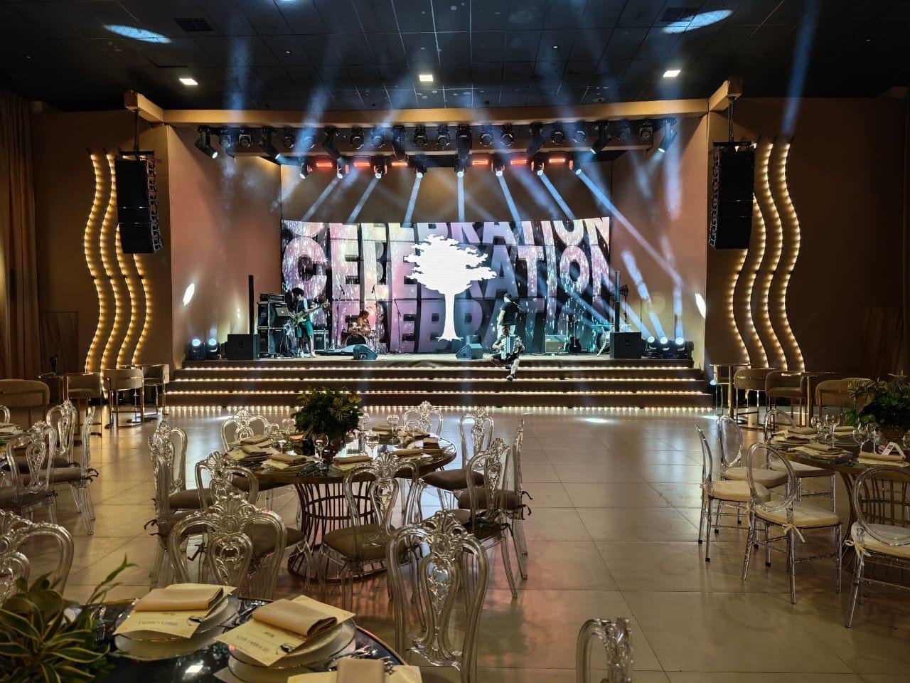 Painel LED Celebration com símbolo CIO Cerrado